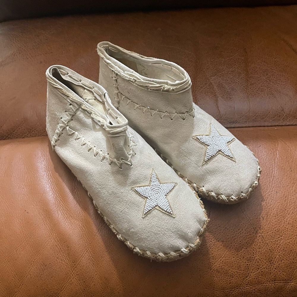 Magnolia Pearl Star Beaded Sedona Moccasins with Hand Detailing in Buckskin 38